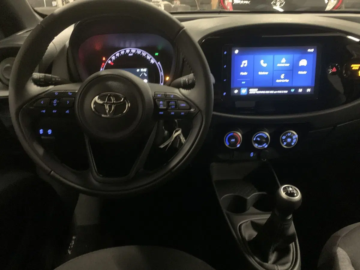 Toyota Aygo X nuova a Bergamo (9)
