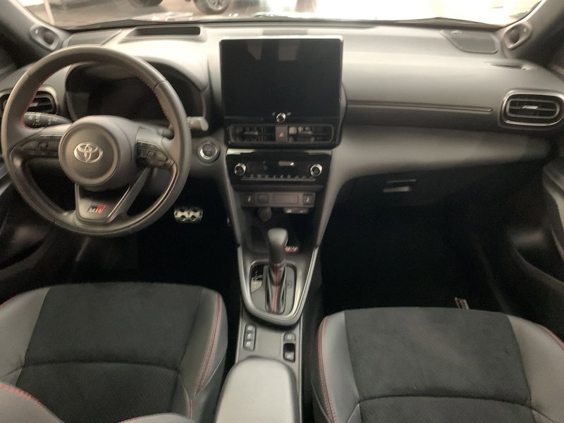 Toyota Yaris Cross nuova a Bergamo (14)