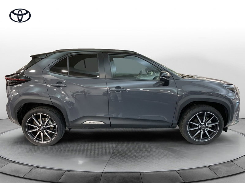 Toyota Yaris Cross nuova a Bergamo (3)