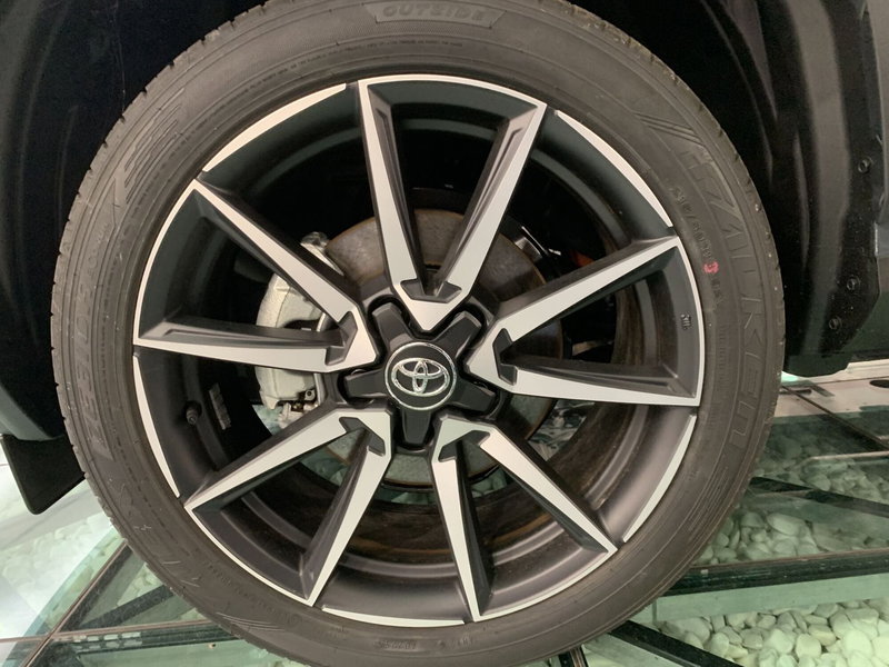 Toyota Yaris Cross nuova a Bergamo (9)