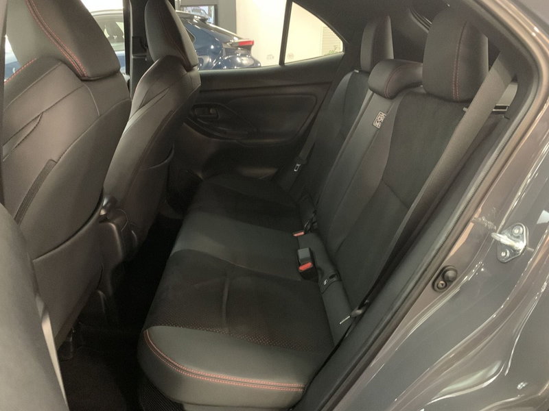 Toyota Yaris Cross nuova a Bergamo (14)