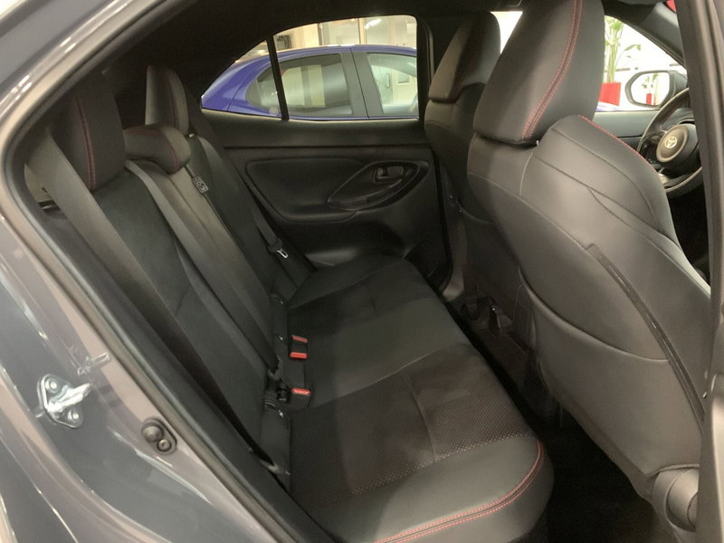 Toyota Yaris Cross nuova a Bergamo (7)