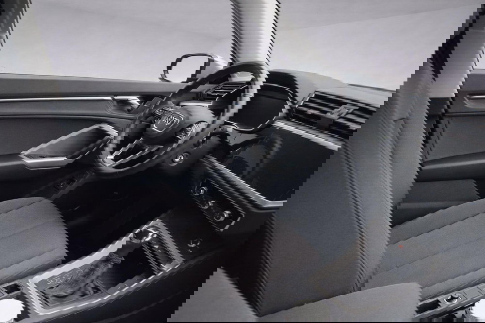 Audi Q3 Sportback usata a Taranto (5)