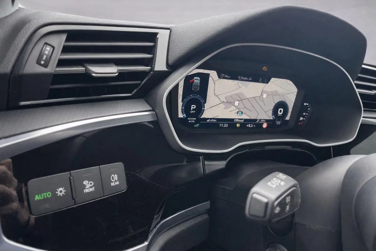 Audi Q3 Sportback usata a Taranto (8)