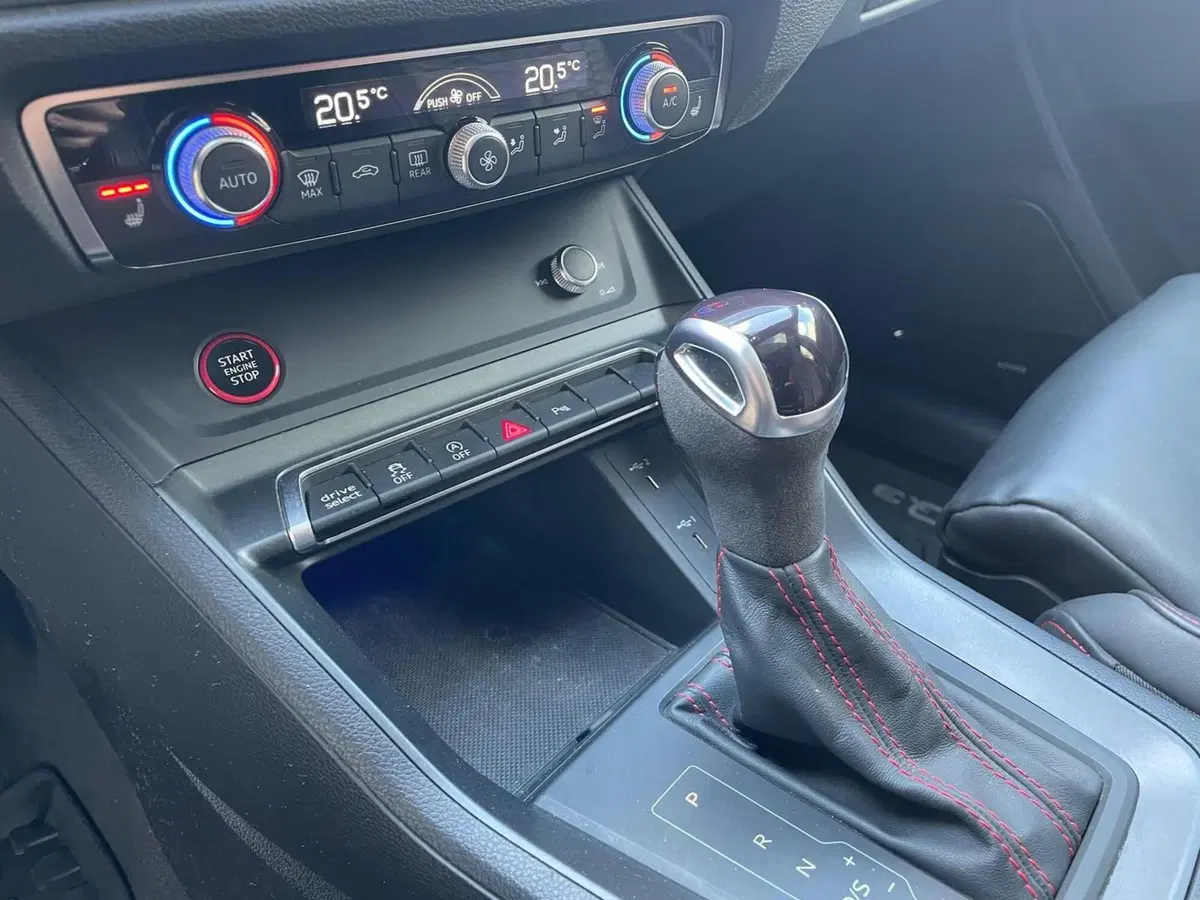 Audi RS Q3 Sportback usata a Taranto (8)