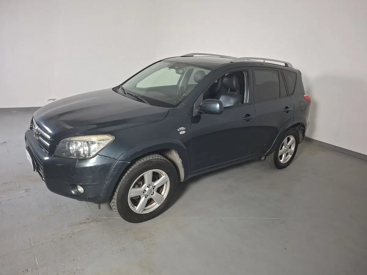 Toyota Rav4 usata a Cremona (3)