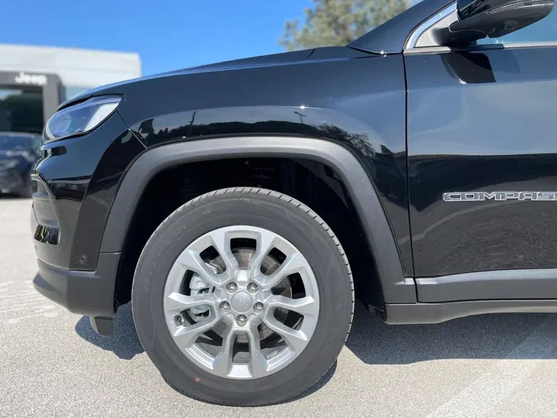 Jeep Compass nuova a Ancona (18)