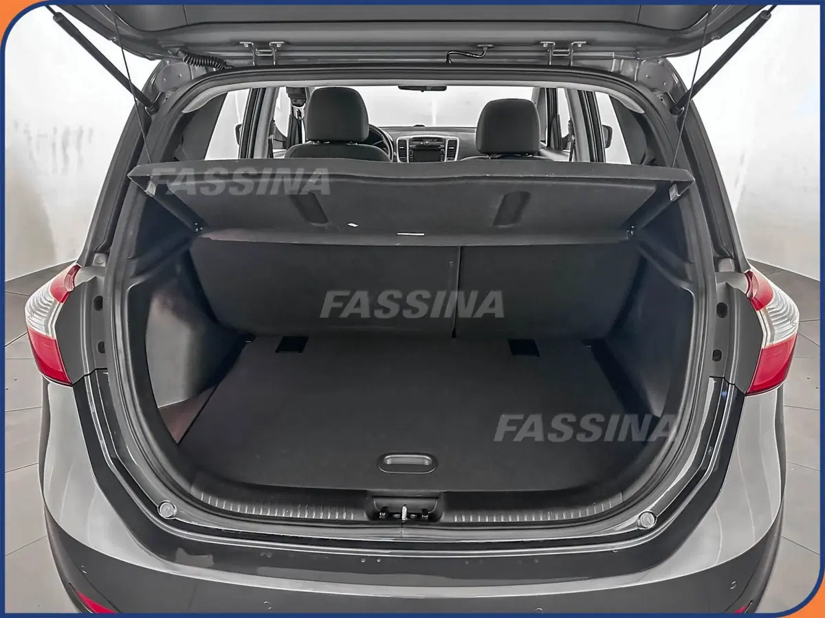 Hyundai ix20 usata a Milano (11)