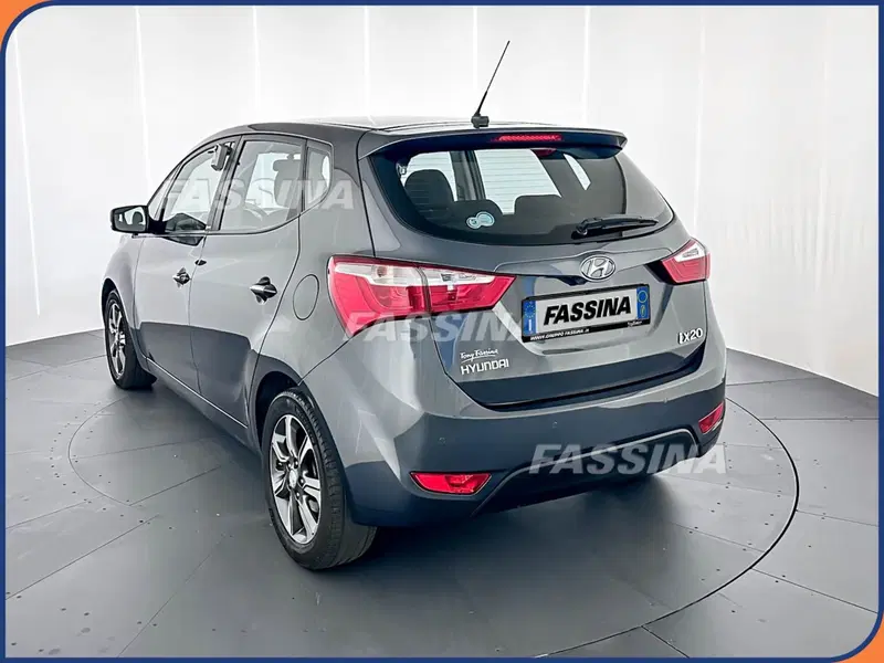 Hyundai ix20 usata a Milano (4)