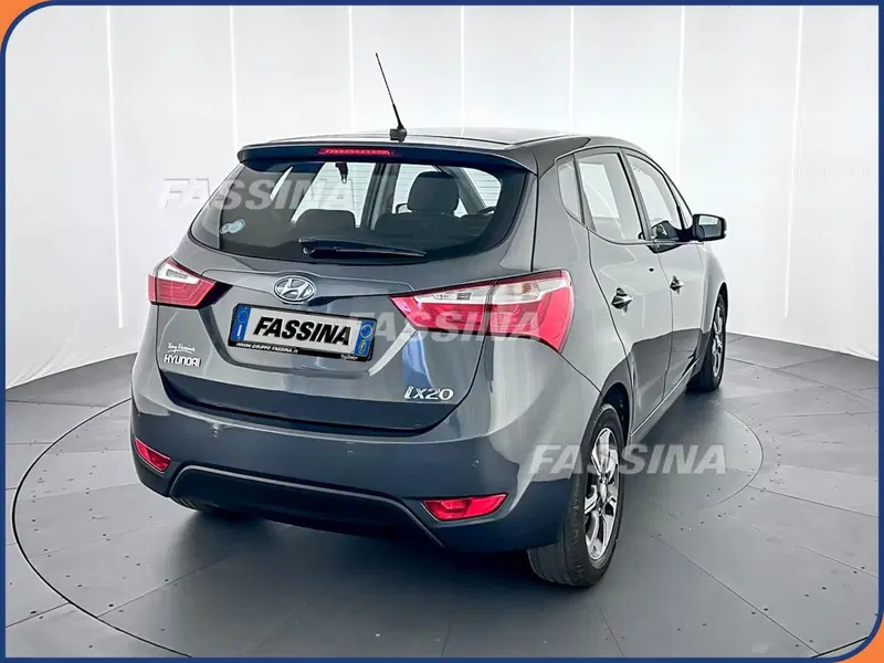 Hyundai ix20 usata a Milano (6)