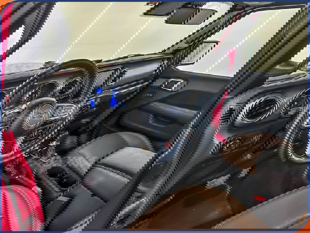 Jeep Wrangler Unlimited usata a Milano (9)