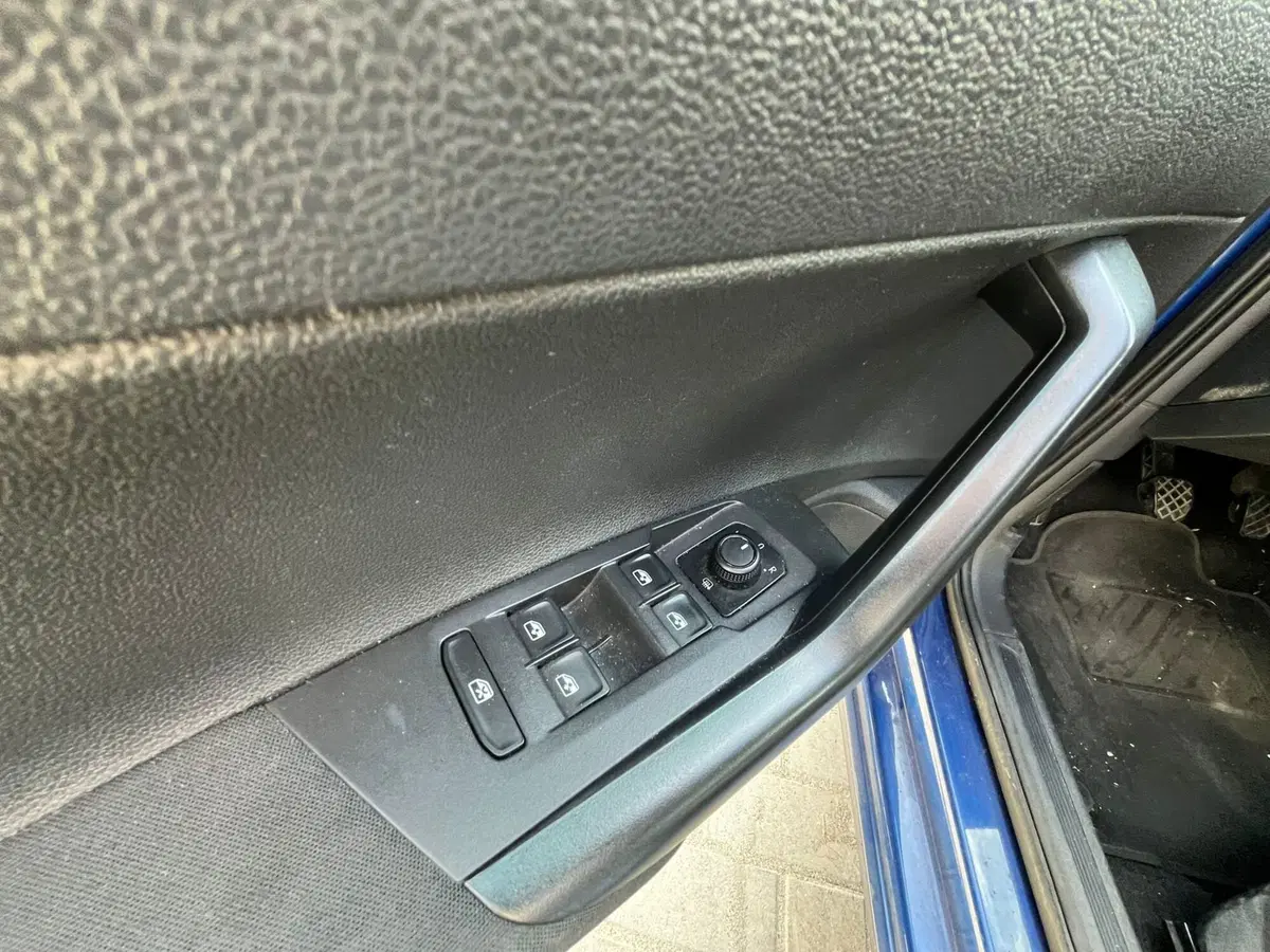 Volkswagen Polo usata a Massa-Carrara (13)