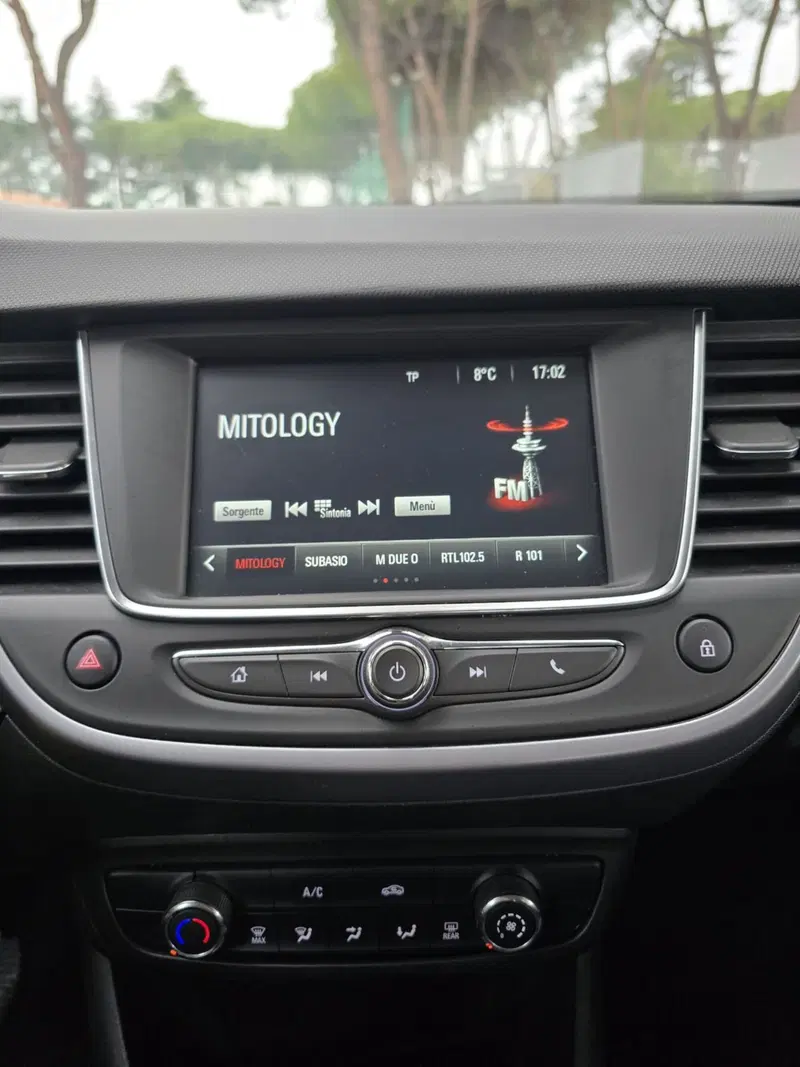 Opel Crossland X usata a Massa-Carrara (11)