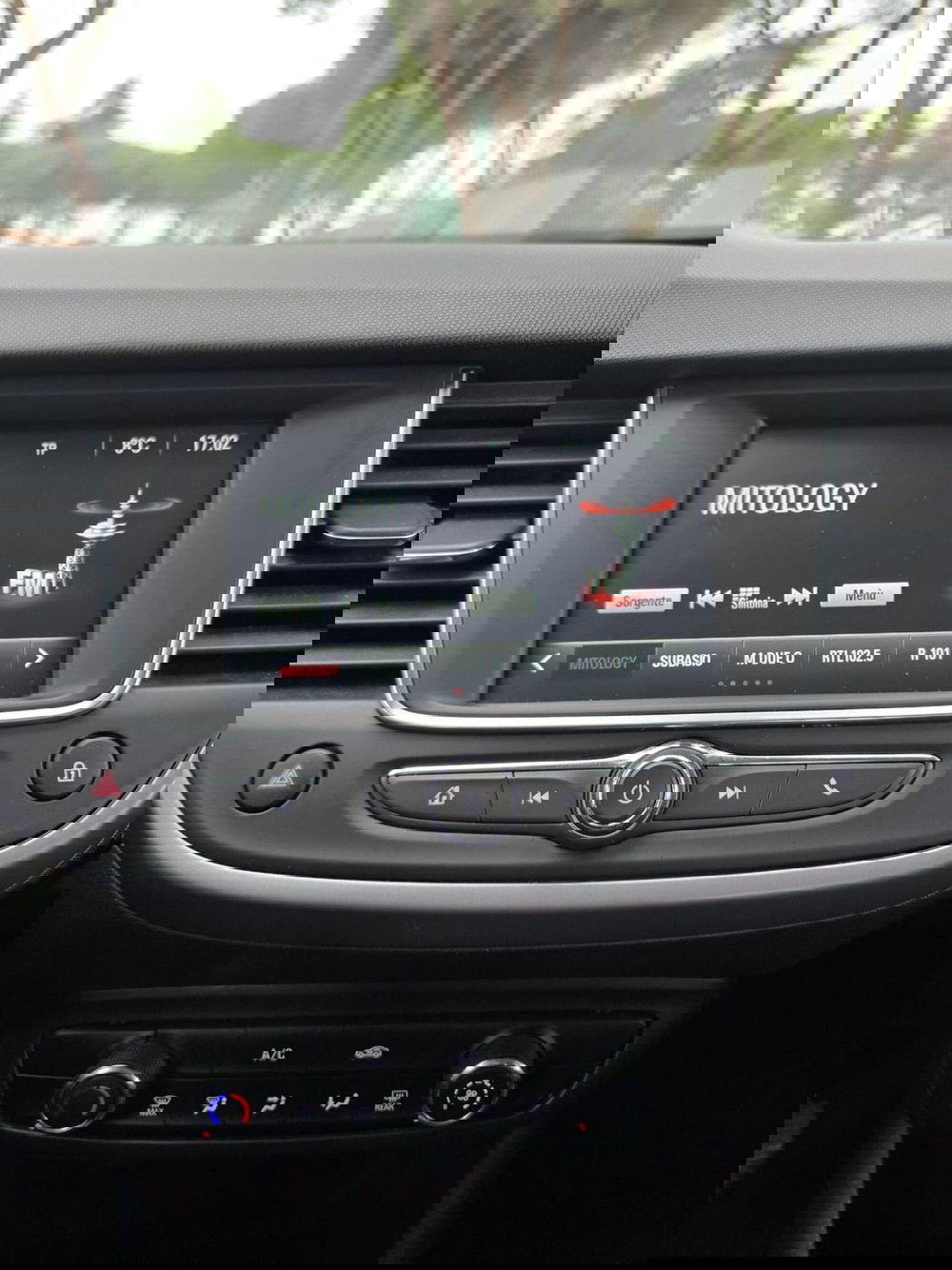 Opel Crossland X usata a Massa-Carrara (11)