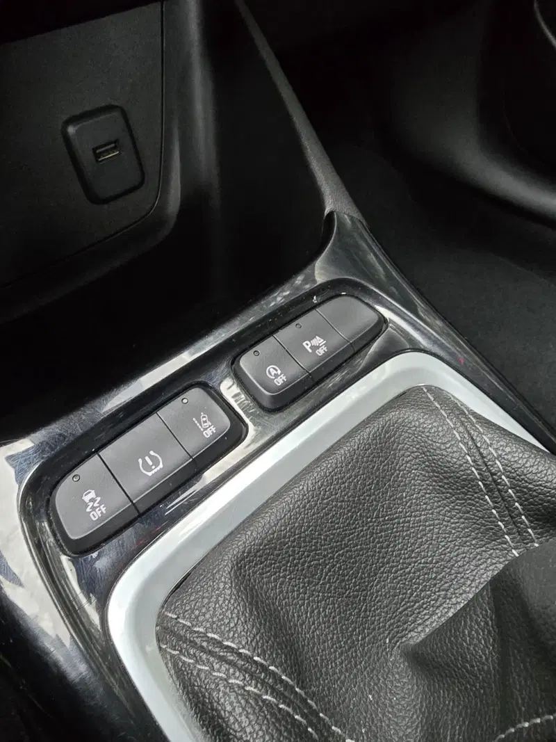 Opel Crossland X usata a Massa-Carrara (12)