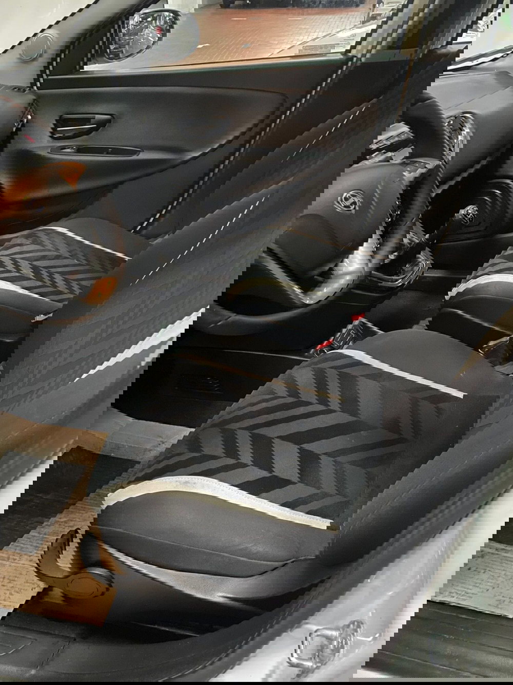 Lancia Ypsilon usata a Lucca (11)