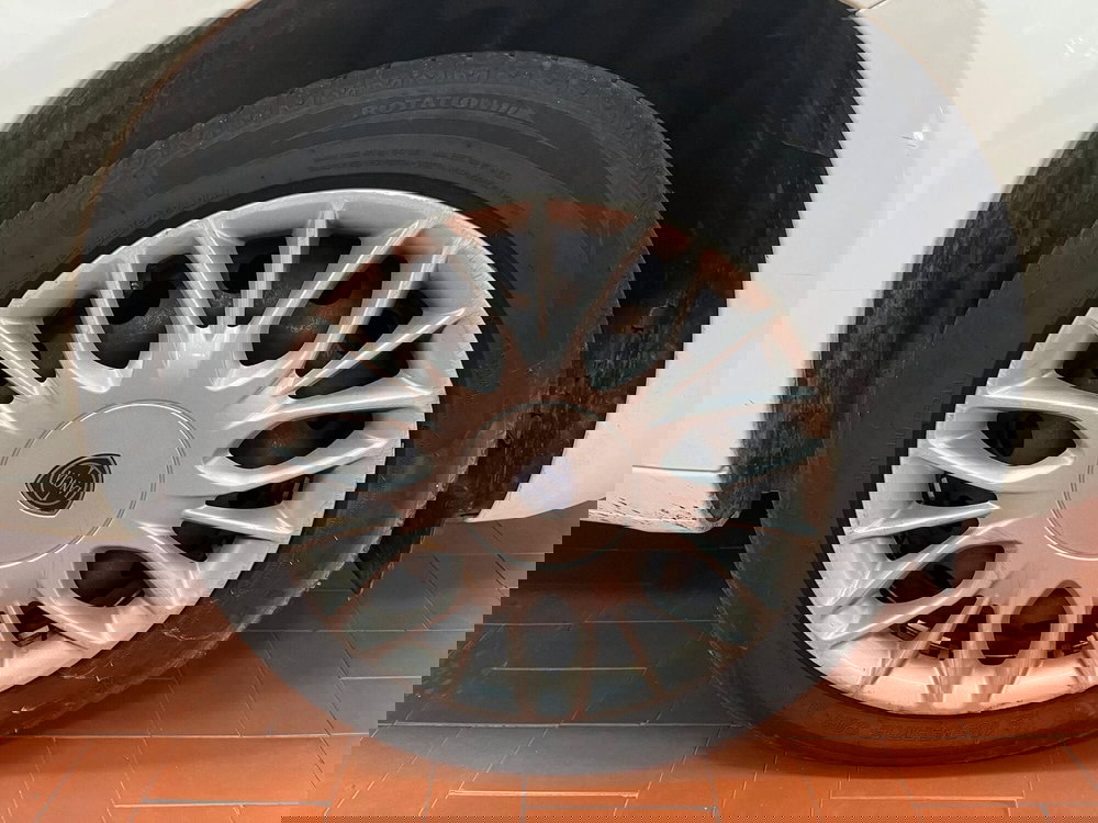 Lancia Ypsilon usata a Lucca (9)