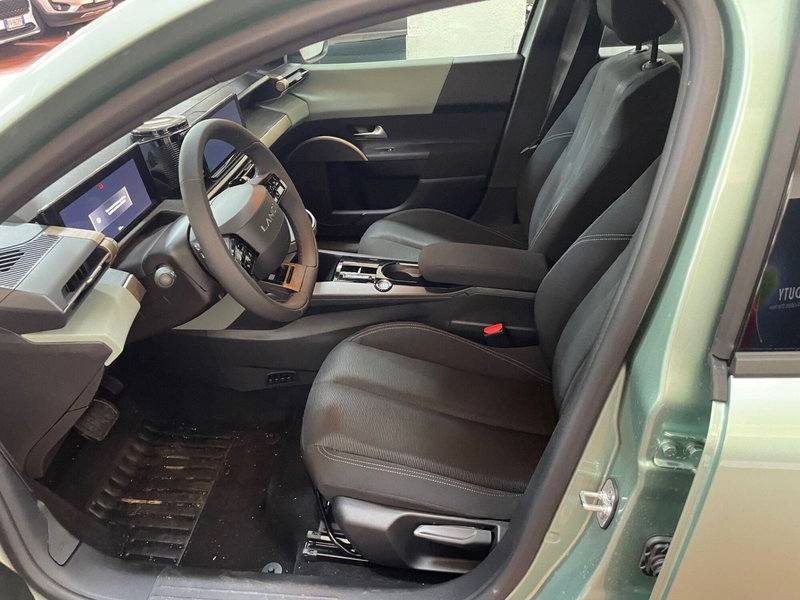 Lancia Ypsilon nuova a Lucca (10)