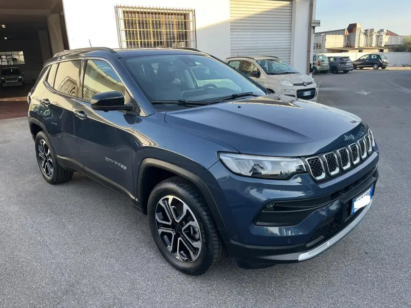 Jeep Compass nuova a Lucca (3)