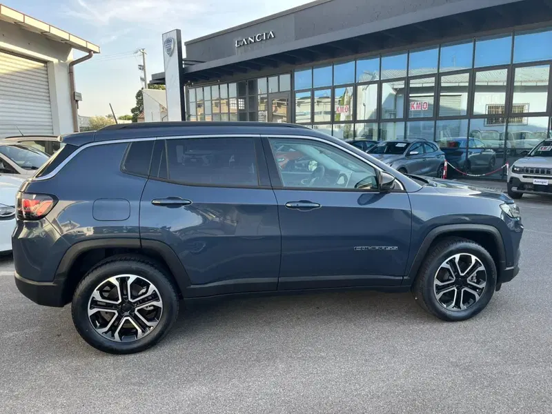 Jeep Compass nuova a Lucca (4)