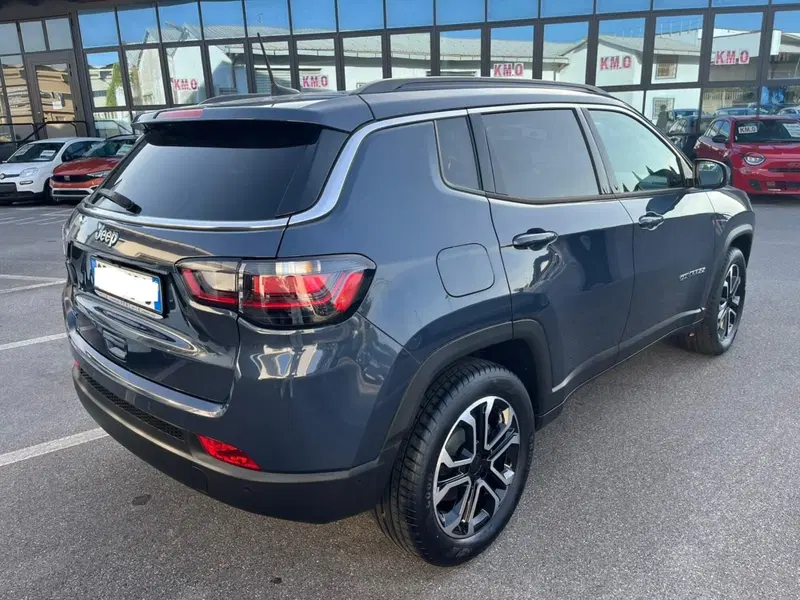 Jeep Compass nuova a Lucca (5)