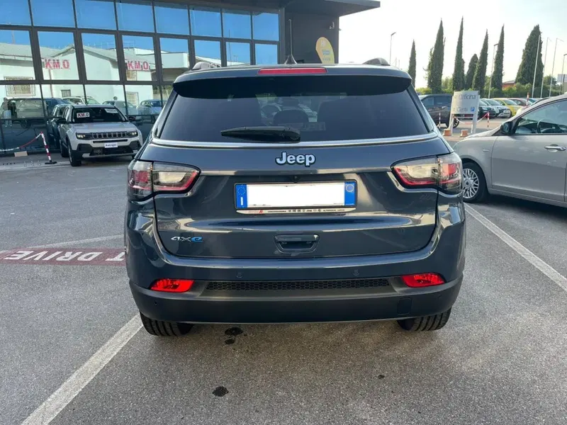 Jeep Compass nuova a Lucca (6)