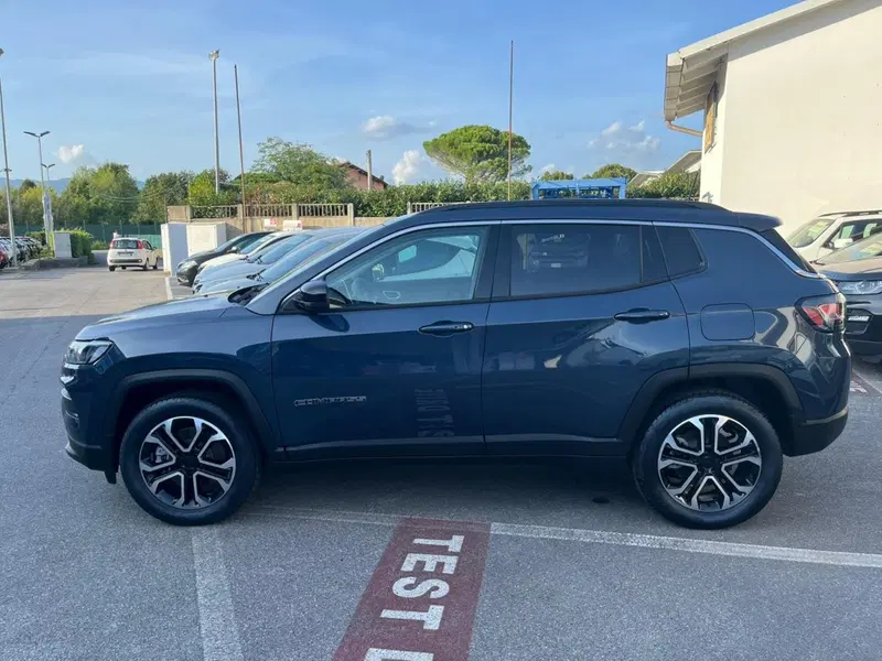 Jeep Compass nuova a Lucca (8)