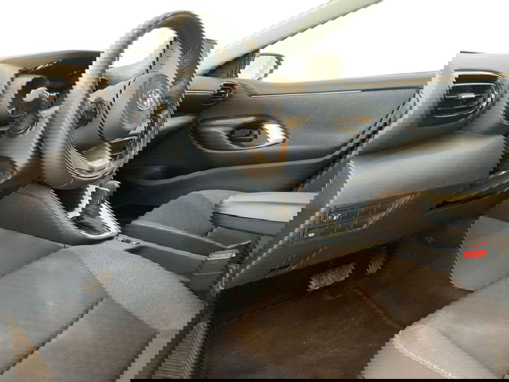 Toyota Yaris usata a Barletta-Andria-Trani (7)