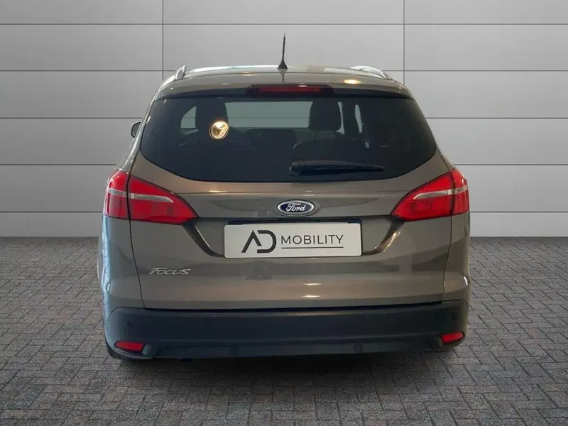 Ford Focus Station Wagon usata a Barletta-Andria-Trani (11)
