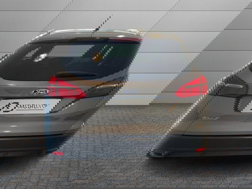 Ford Focus Station Wagon usata a Barletta-Andria-Trani (11)