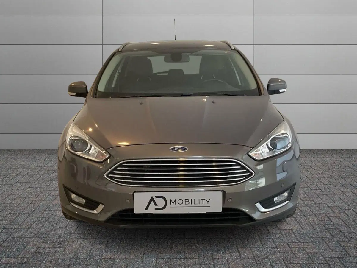 Ford Focus Station Wagon usata a Barletta-Andria-Trani (12)