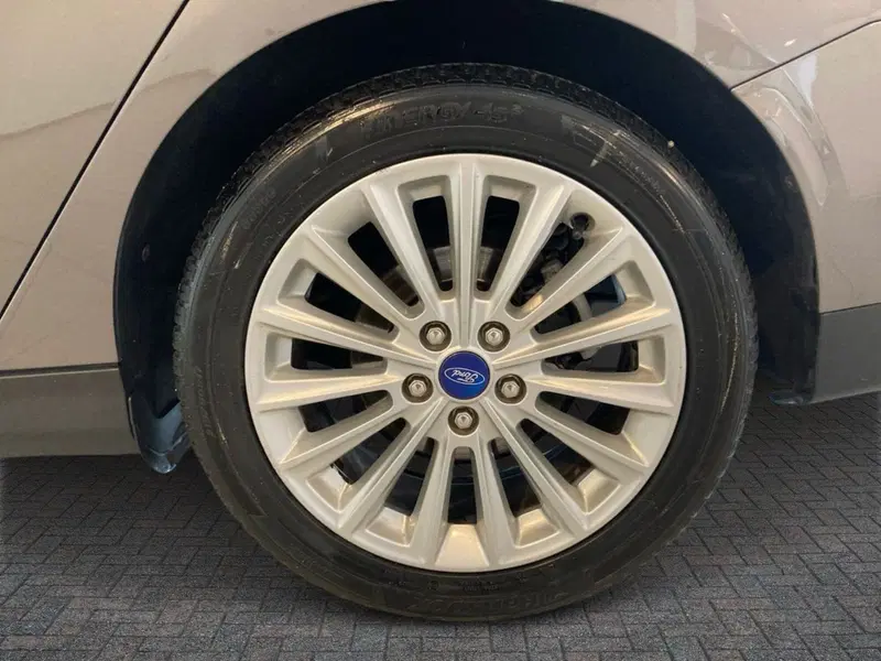 Ford Focus Station Wagon usata a Barletta-Andria-Trani (13)