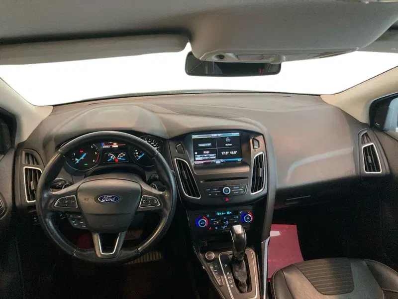 Ford Focus Station Wagon usata a Barletta-Andria-Trani (14)