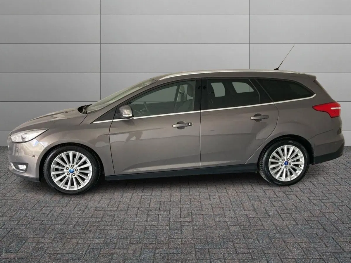 Ford Focus Station Wagon usata a Barletta-Andria-Trani (2)