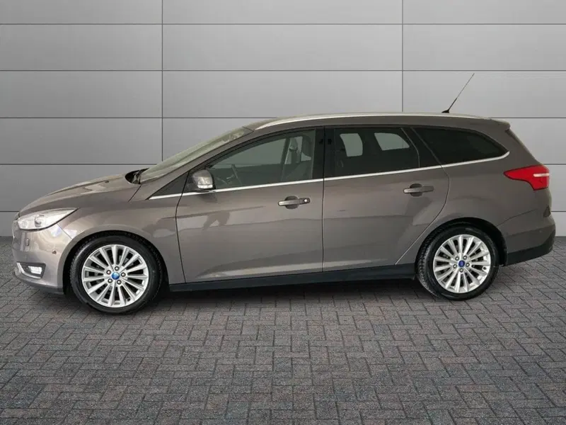 Ford Focus Station Wagon usata a Barletta-Andria-Trani (2)