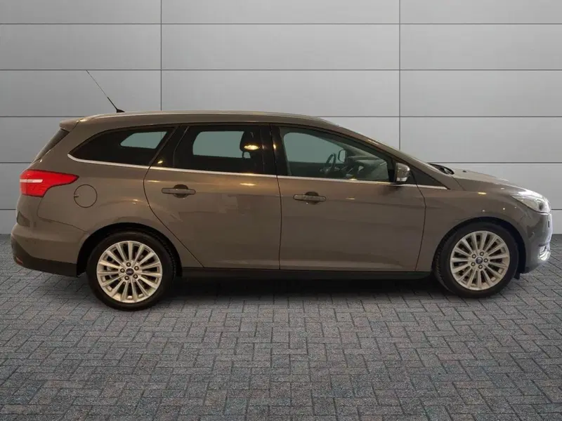 Ford Focus Station Wagon usata a Barletta-Andria-Trani (3)