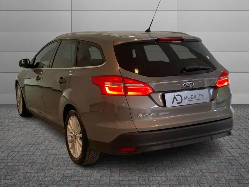 Ford Focus Station Wagon usata a Barletta-Andria-Trani (4)