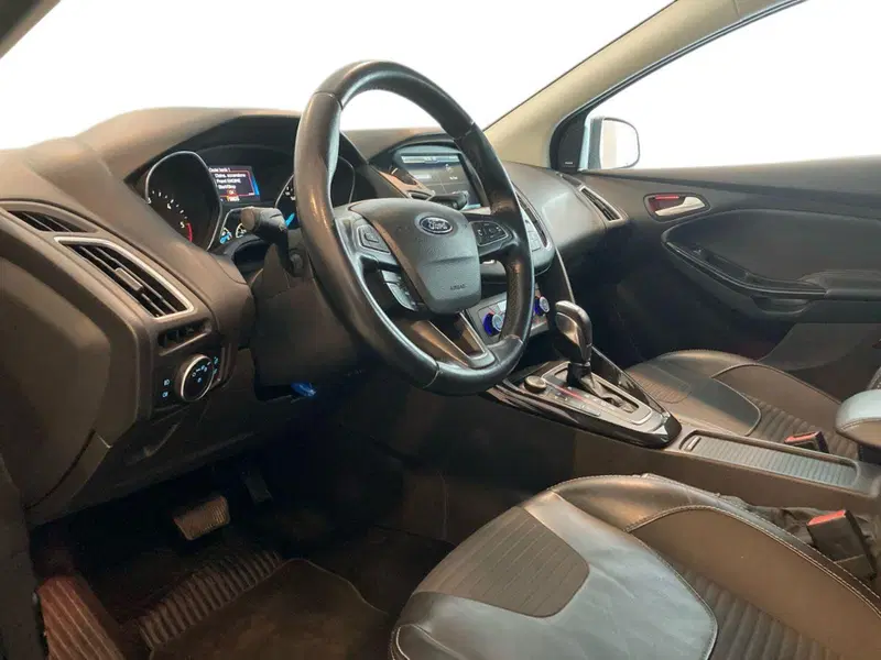 Ford Focus Station Wagon usata a Barletta-Andria-Trani (6)