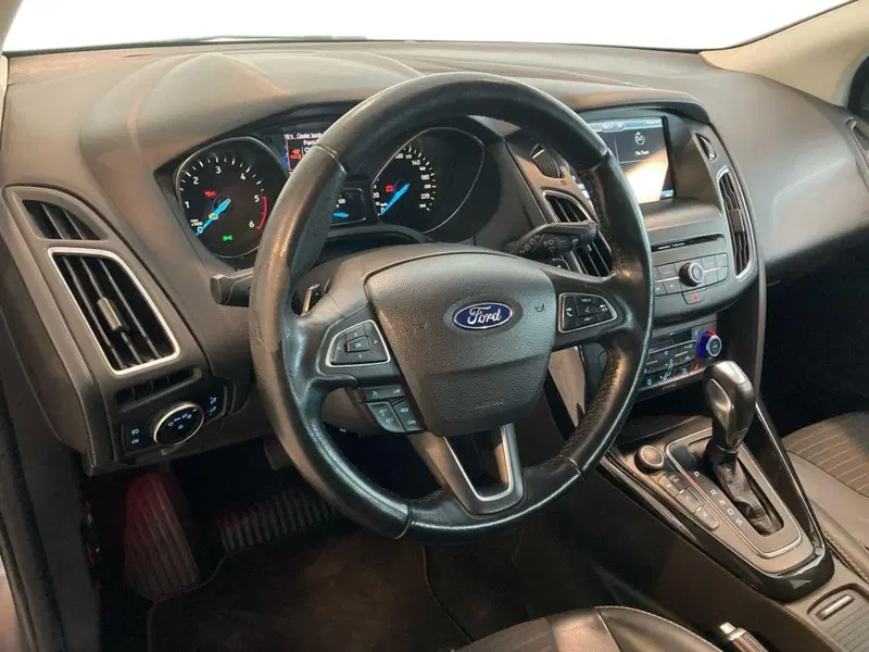 Ford Focus Station Wagon usata a Barletta-Andria-Trani (7)