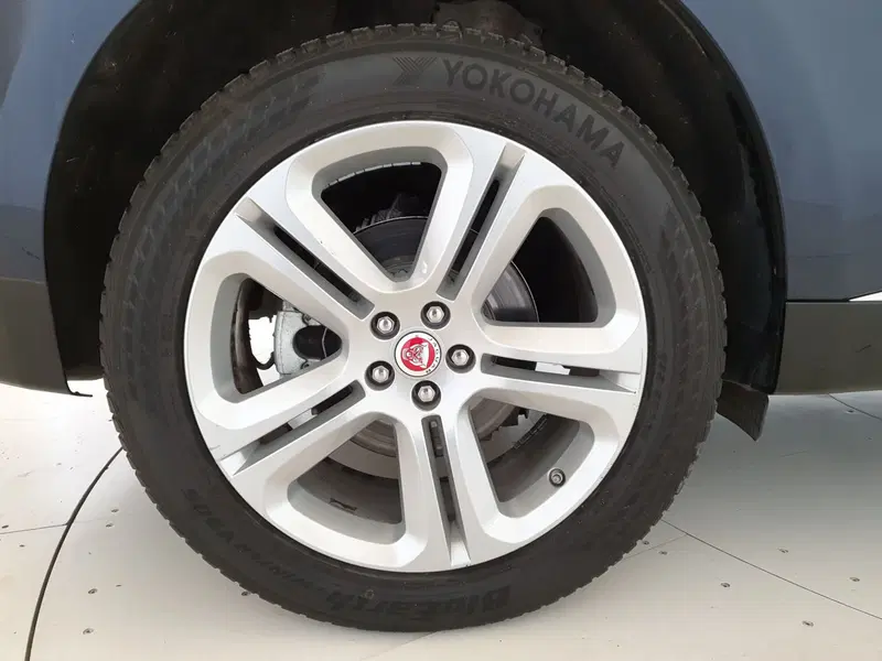 Jaguar F-Pace usata a Monza e Brianza (9)