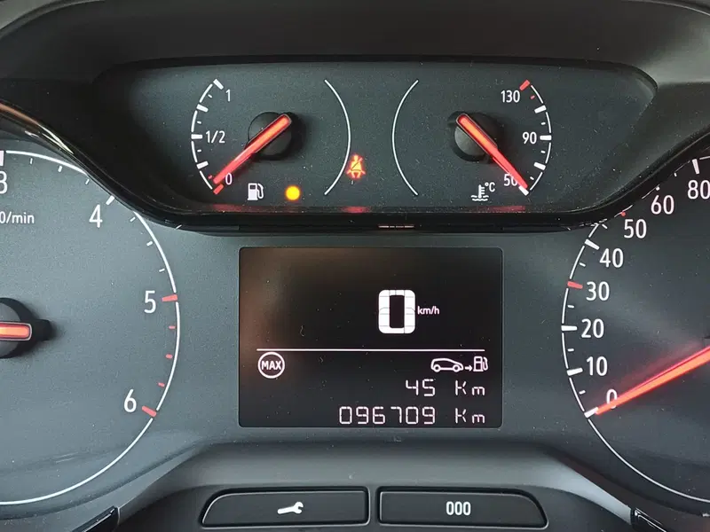 Opel Crossland X usata a Modena (13)
