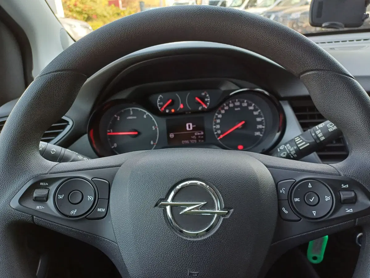 Opel Crossland X usata a Modena (14)