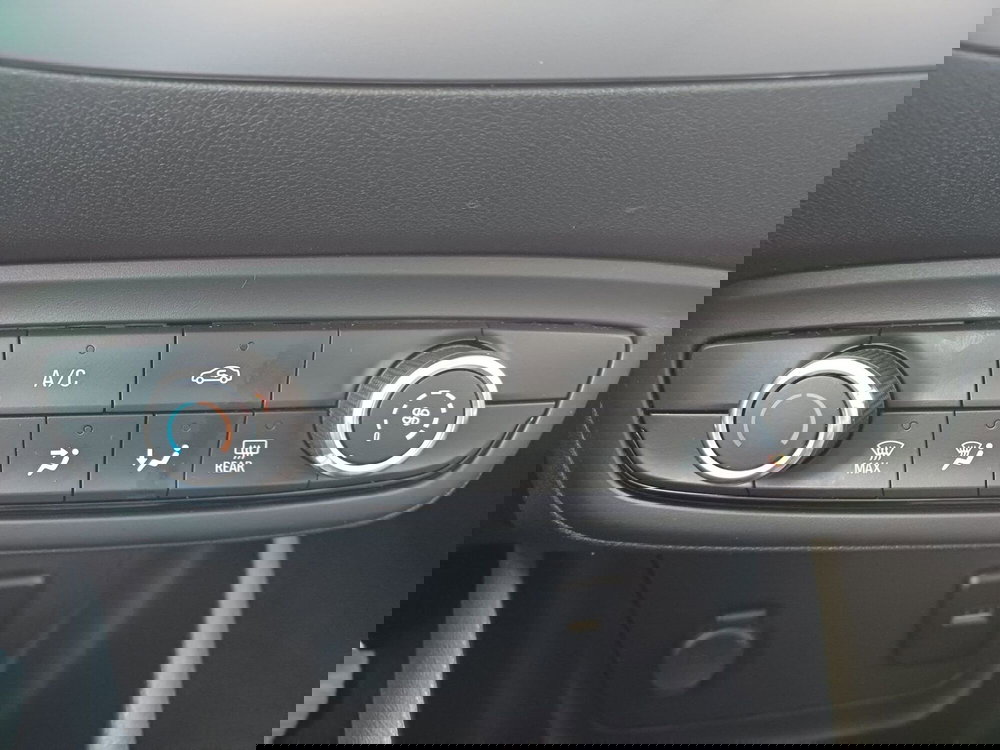 Opel Crossland X usata a Modena (17)