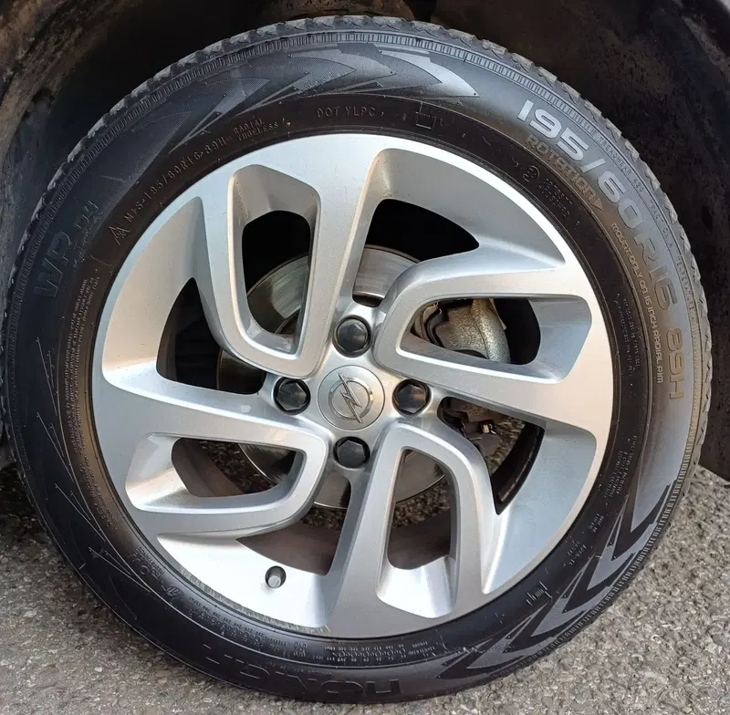 Opel Crossland X usata a Modena (6)