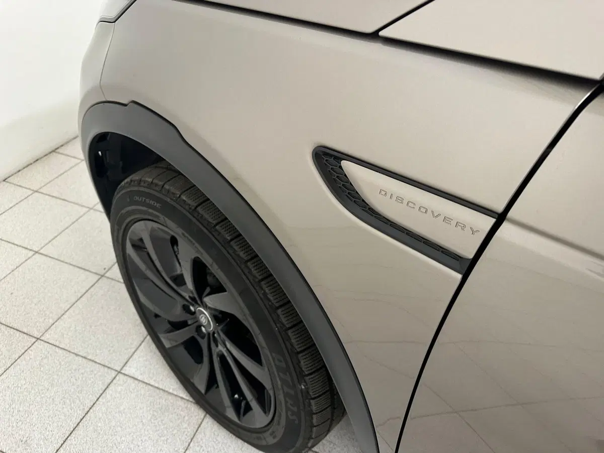 Land Rover Discovery Sport usata a Novara (16)