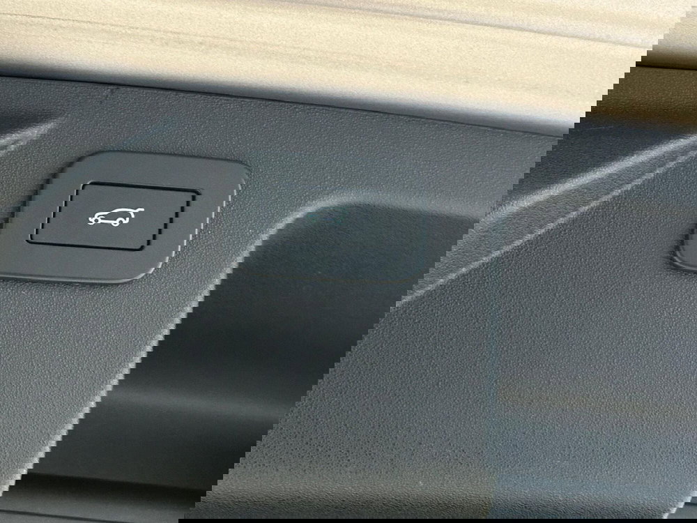 Land Rover Discovery Sport usata a Novara (19)