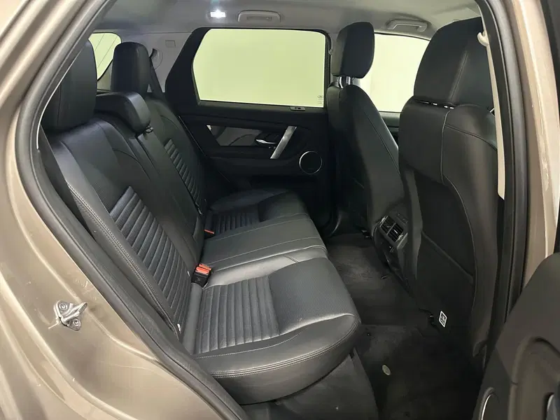 Land Rover Discovery Sport usata a Novara (3)