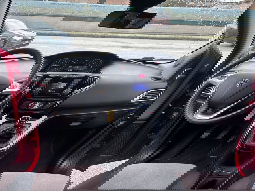 Lancia Ypsilon usata a Ancona (15)