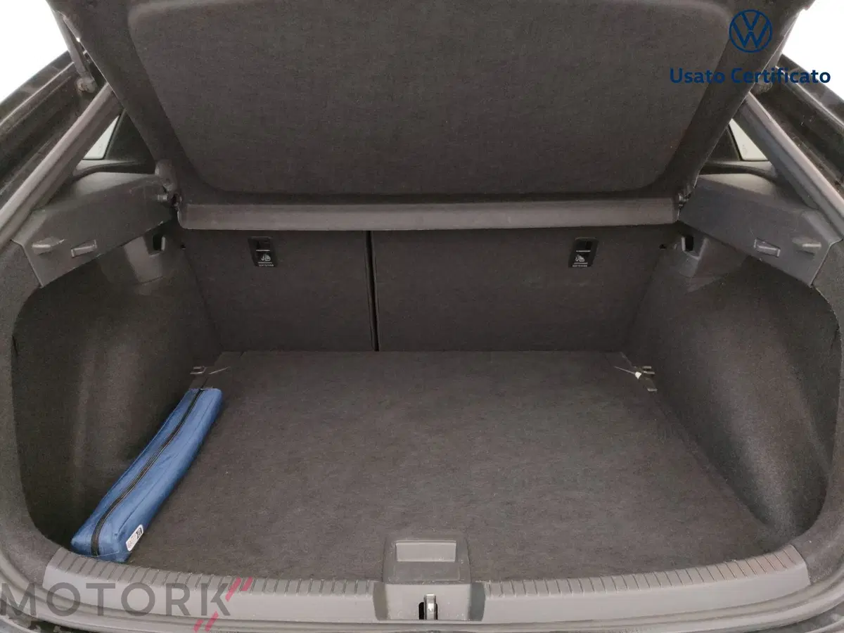 Volkswagen Taigo usata a Varese (9)