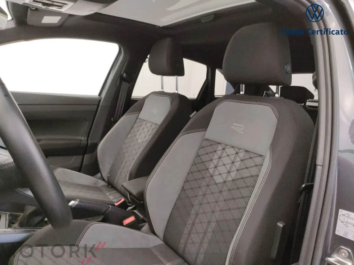 Volkswagen Taigo usata a Varese (11)